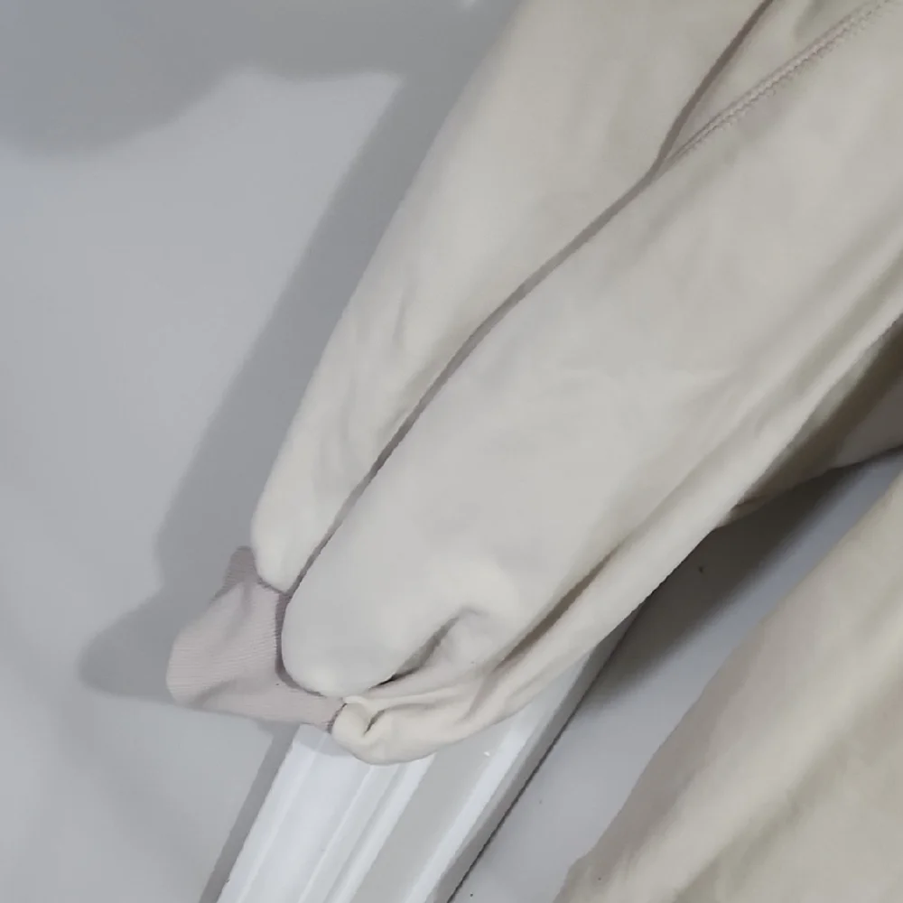 Cozy Oversized Two Tone Turtleneck Sweater With Pockets - Picture 4 of 10